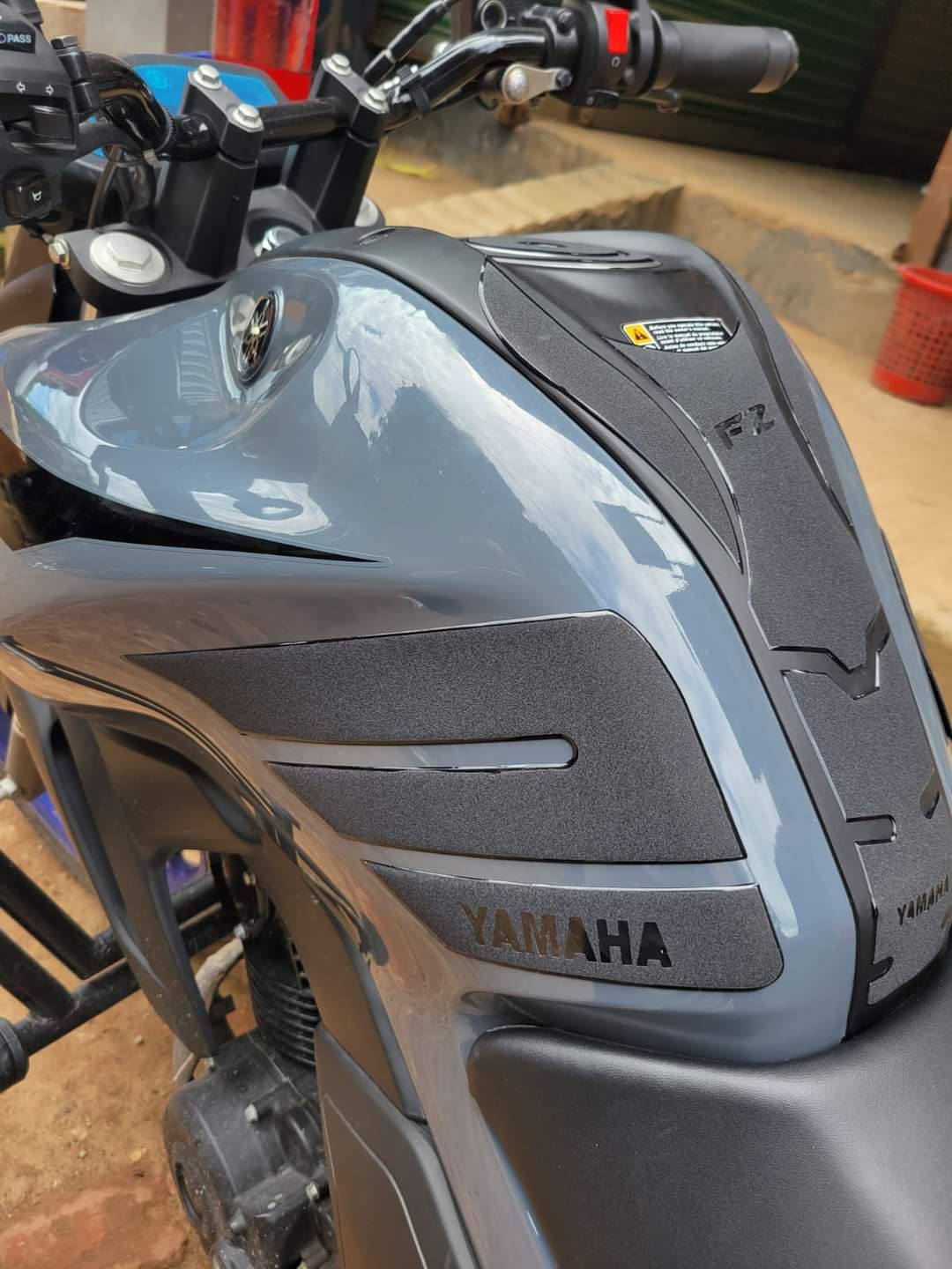 FZ FZS New Tank Pad (Premium)