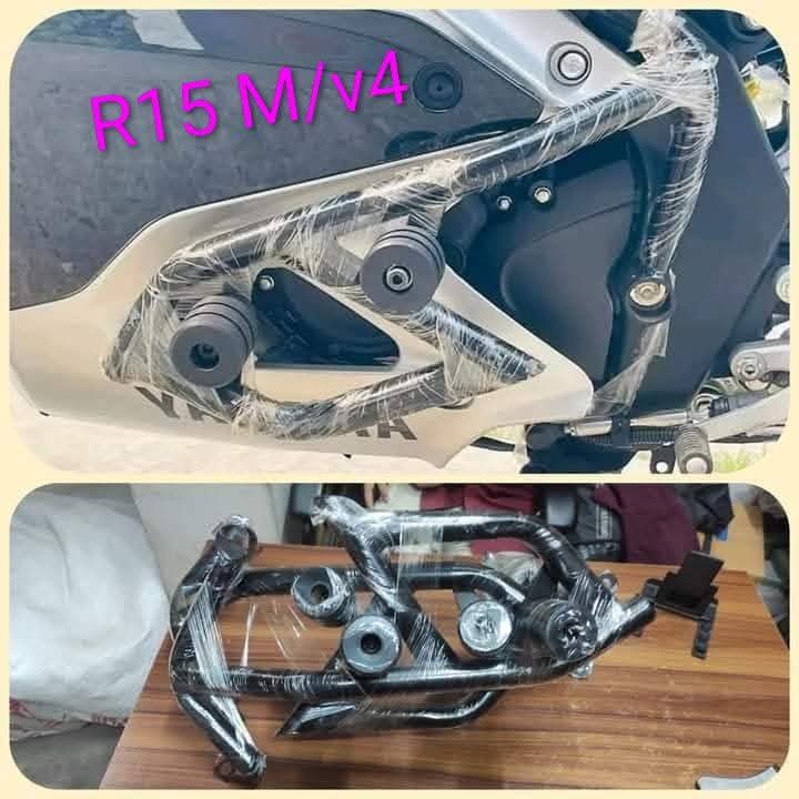 R15 M - V4 Bumper